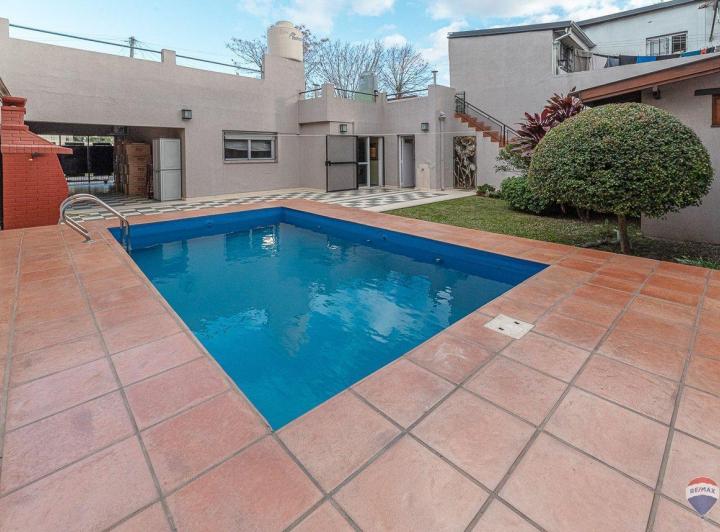 Casa · 117m² · 3 Ambientes · 2 Cocheras