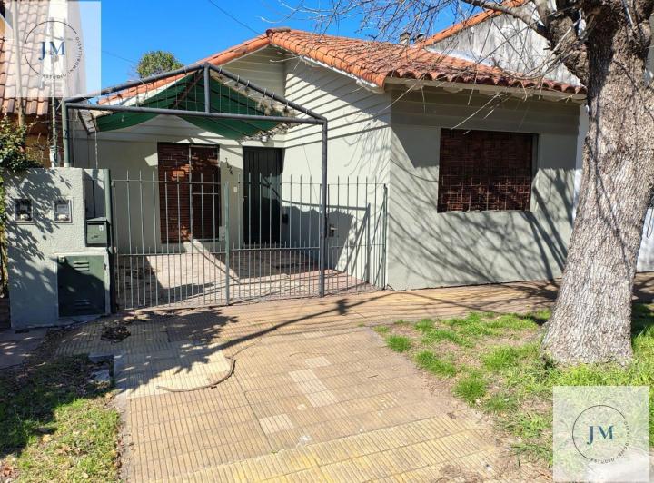 Casa · 220m² · 3 Ambientes · 1 Cochera
