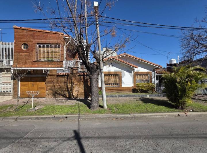 Casa · 188m² · 5 Ambientes · 1 Cochera
