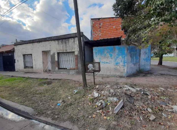 Casa · 100m² · 4 Ambientes · 3 Cocheras