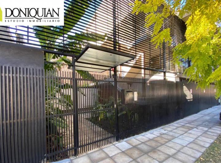 Casa · 105m² · 4 Ambientes · 1 Cochera