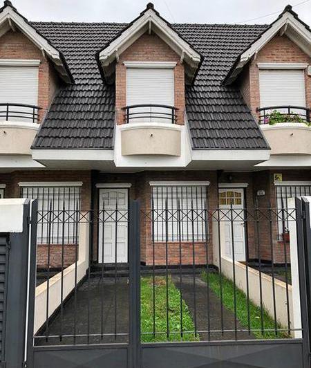 Casa · 100m² · 4 Ambientes · 1 Cochera