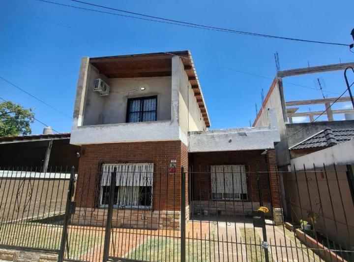 Casa · 170m² · 4 Ambientes · 1 Cochera