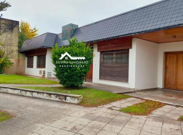 Casa · 120m² · 4 Dormitorios · 1 Cochera