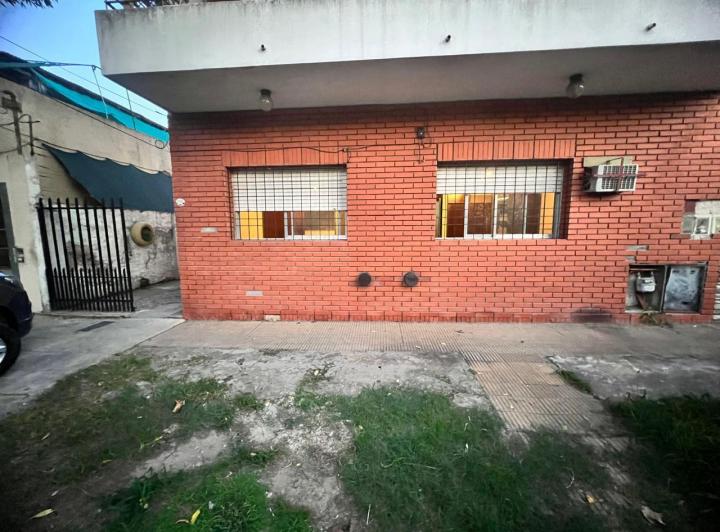 Casa · 100m² · 4 Ambientes · 4 Cocheras