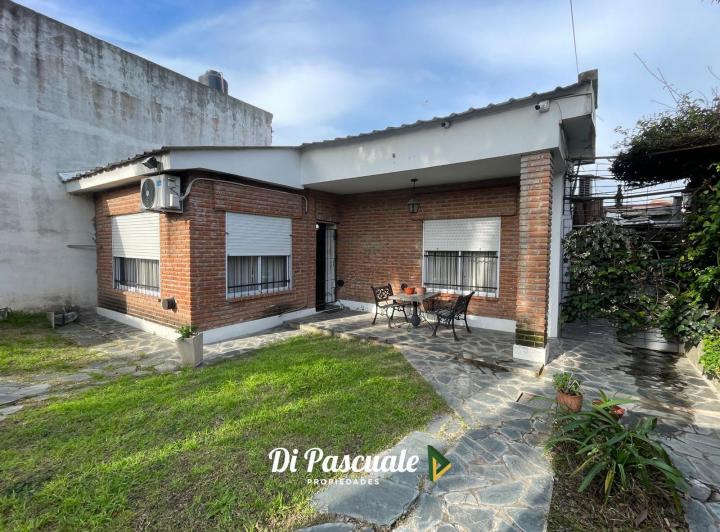 Casa · 65m² · 2 Ambientes · 1 Cochera