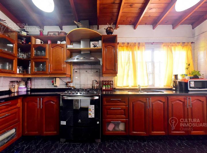 Casa · 220m² · 4 Ambientes · 1 Cochera