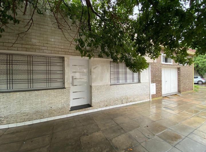 Casa · 70m² · 4 Ambientes · 2 Cocheras