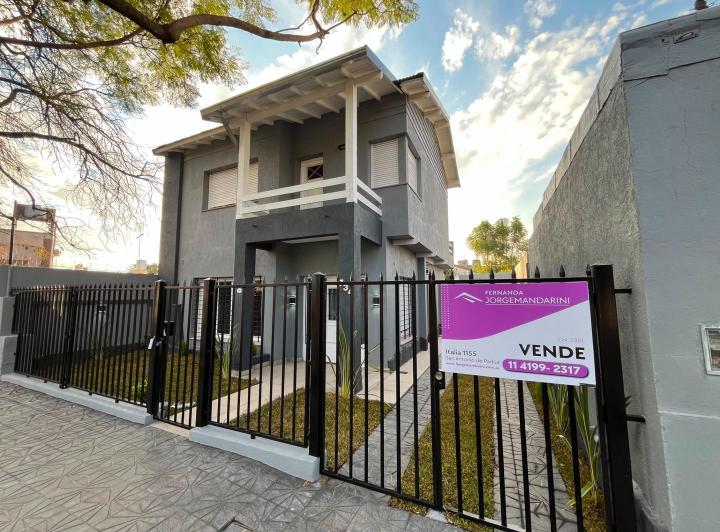 Casa · 150m² · 3 Ambientes · 2 Cocheras