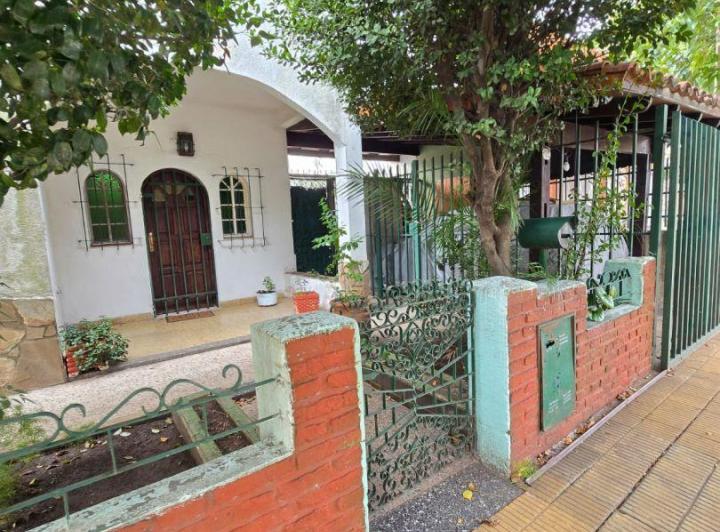 Casa · 127m² · 4 Ambientes · 1 Cochera