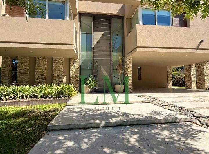 Casa · 430m² · 7 Ambientes