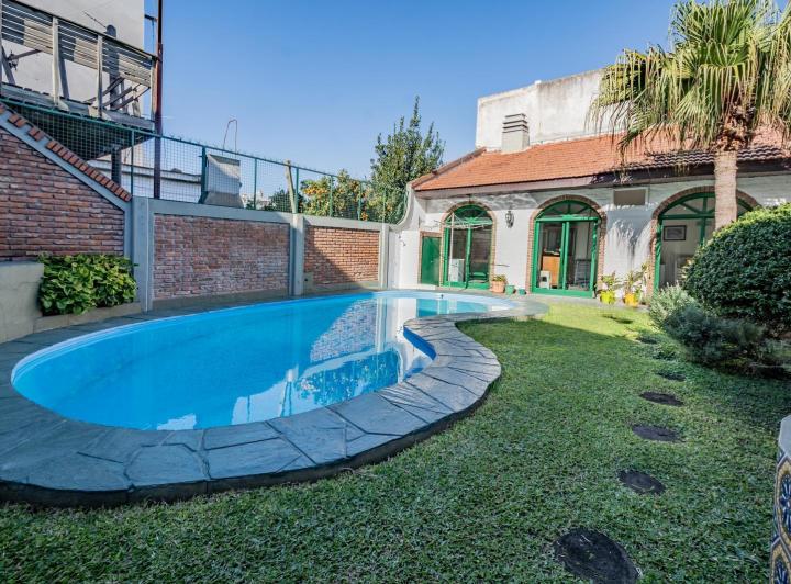 Casa · 326m² · 5 Ambientes · 3 Cocheras