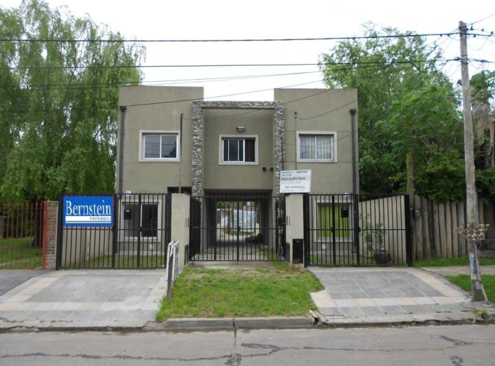 Casa · 90m² · 4 Ambientes · 1 Cochera