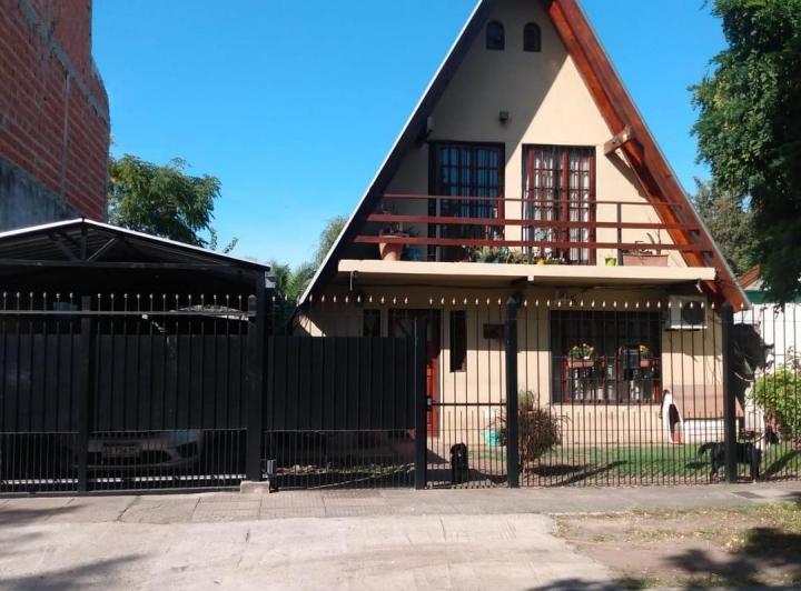 Casa · 150m² · 3 Ambientes · 3 Cocheras