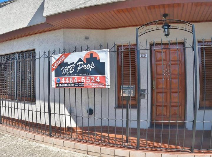 Casa · 164m² · 5 Ambientes · 1 Cochera