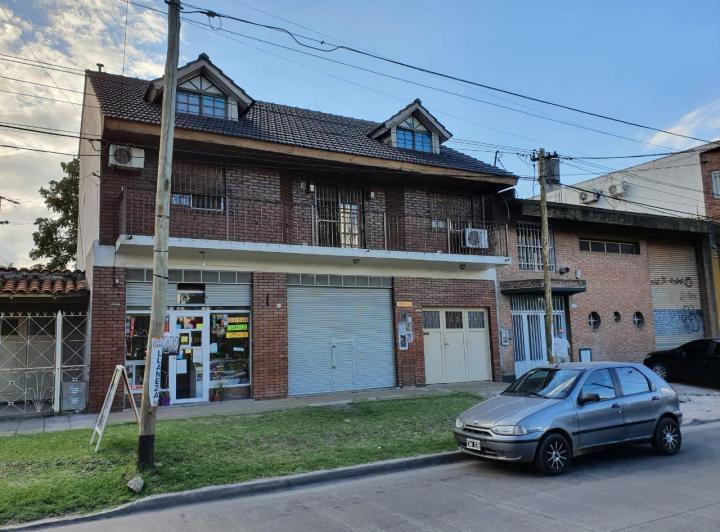Casa · 207m² · 3 Dormitorios · 1 Cochera