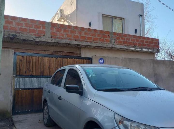 Casa · 100m² · 3 Ambientes · 2 Cocheras