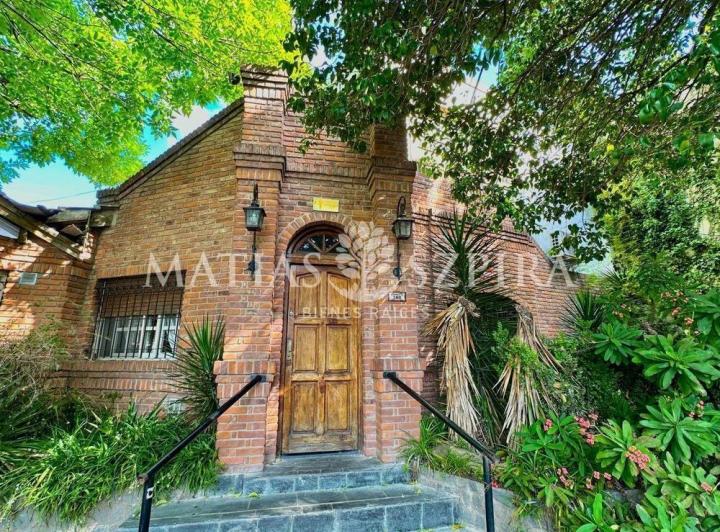 Casa · 290m² · 4 Ambientes · 1 Cochera