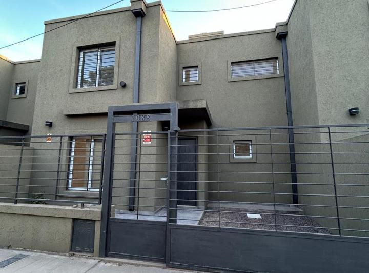 Casa · 80m² · 3 Ambientes · 1 Cochera