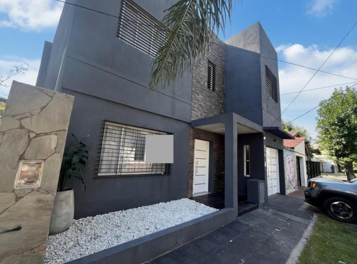 Casa · 95m² · 4 Ambientes · 1 Cochera