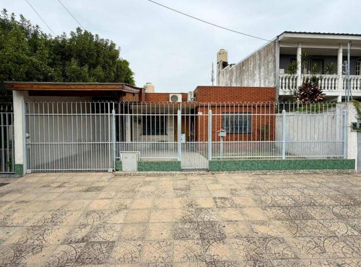 Casa · 153m² · 4 Ambientes · 1 Cochera