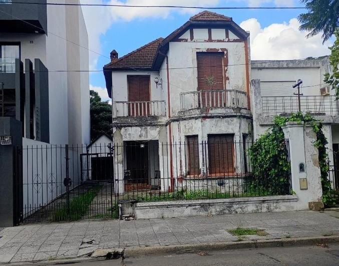 Casa · 180m² · 4 Ambientes · 4 Cocheras