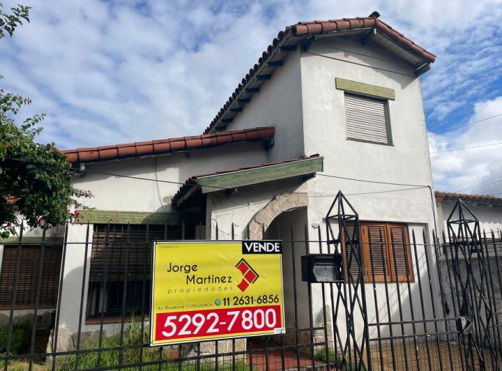 Casa · 290m² · 5 Ambientes · 1 Cochera