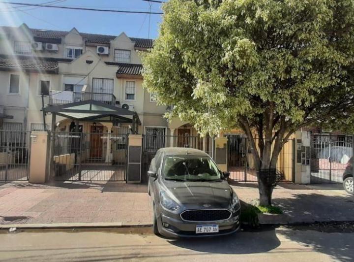Casa · 95m² · 5 Ambientes · 1 Cochera