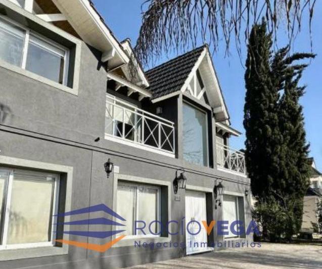 Casa · 255m² · 5 Ambientes · 3 Cocheras