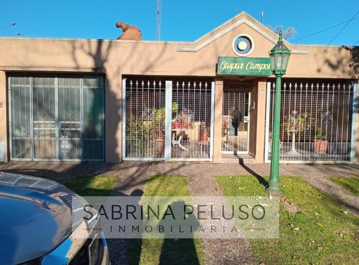 Casa · 325m² · 4 Ambientes · 4 Cocheras