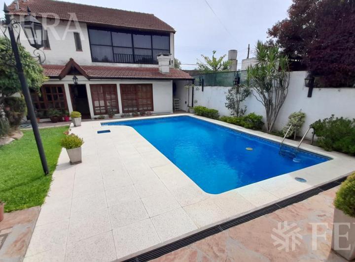 Casa · 278m² · 5 Ambientes · 1 Cochera