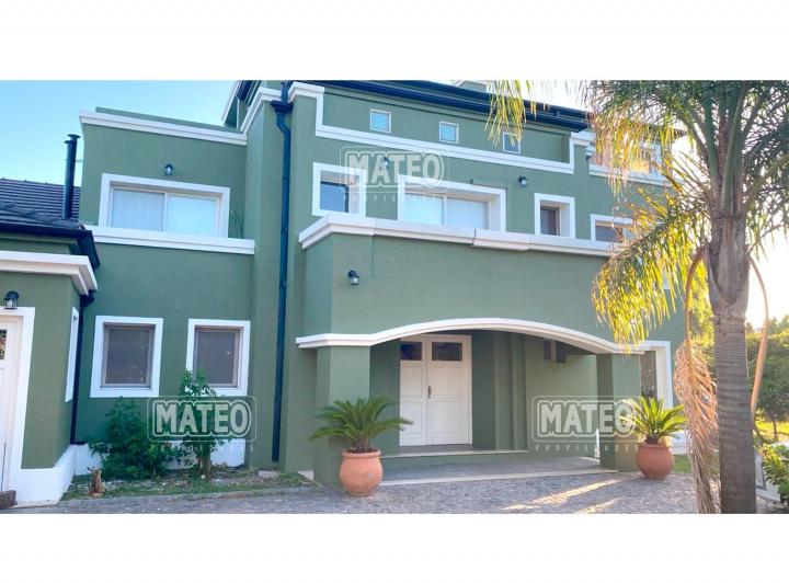 Casa · 332m² · 7 Ambientes · 2 Cocheras