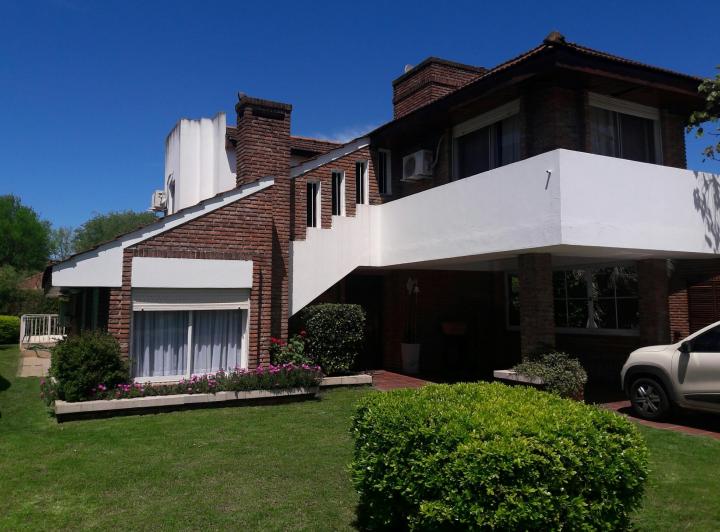 Casa · 152m² · 3 Ambientes · 1 Cochera
