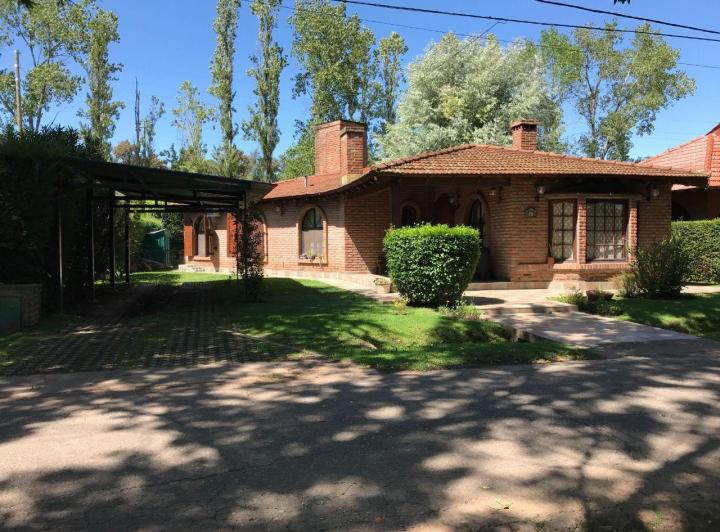 Casa · 120m² · 4 Ambientes · 2 Cocheras