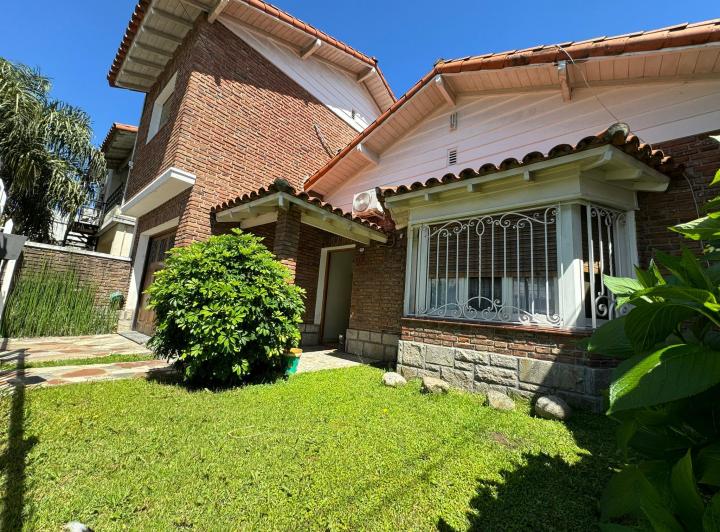 Casa · 200m² · 4 Ambientes · 1 Cochera