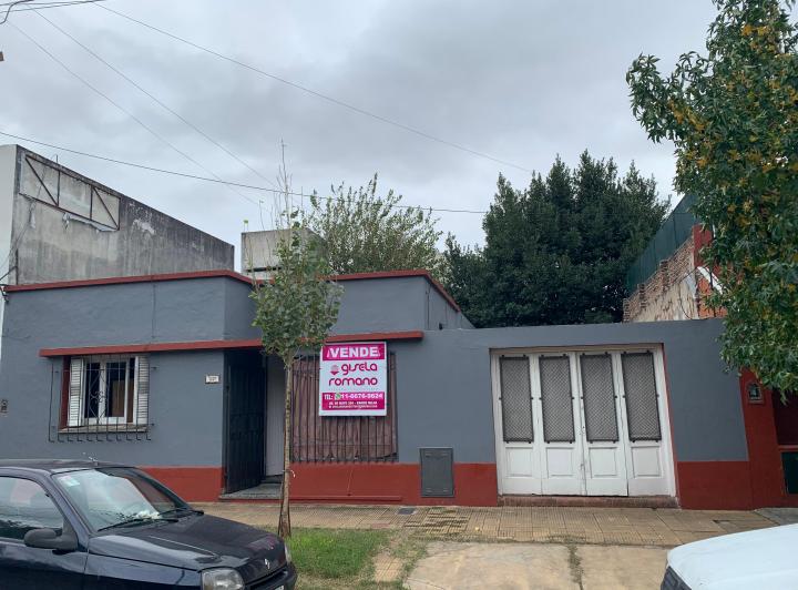 Casa · 90m² · 4 Ambientes · 3 Cocheras