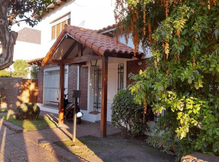 Casa · 270m² · 5 Ambientes · 2 Cocheras