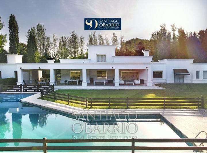 Casa · 800m² · 5 Ambientes
