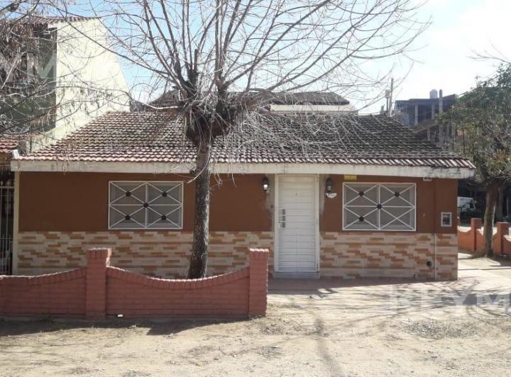 Casa · 156m² · 8 Ambientes · 1 Cochera