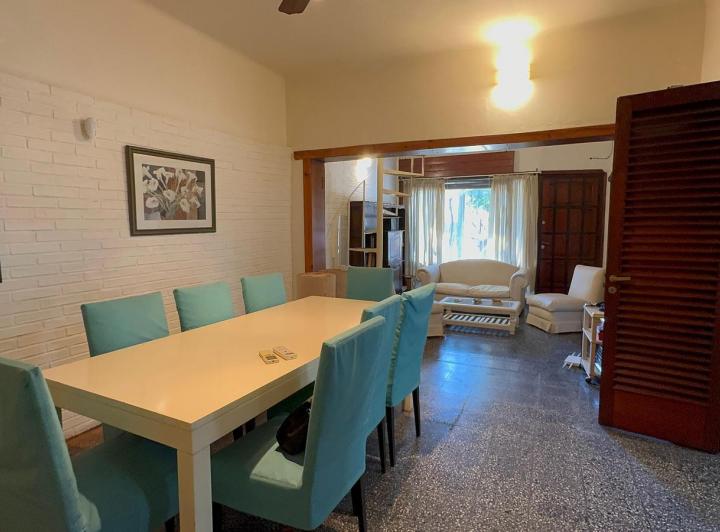 Casa · 197m² · 4 Ambientes · 2 Cocheras