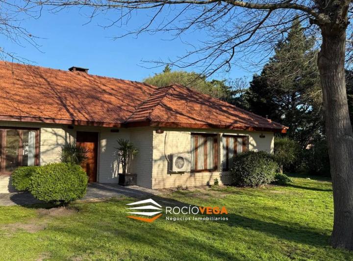 Casa · 190m² · 6 Ambientes · 2 Cocheras