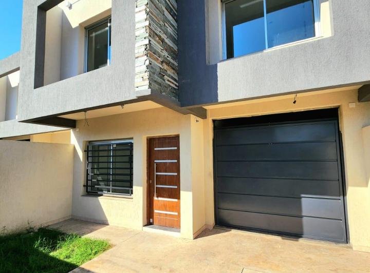 Casa · 155m² · 4 Ambientes · 2 Cocheras