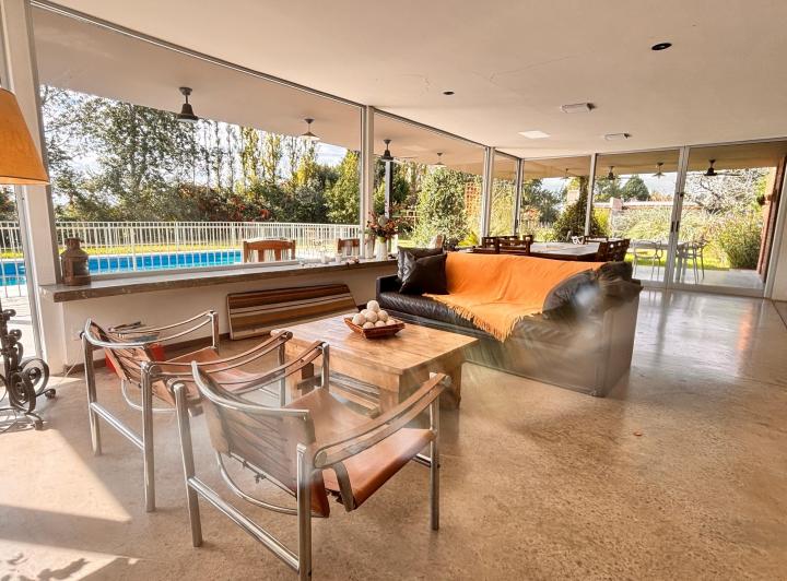 Casa · 198m² · 4 Ambientes · 2 Cocheras