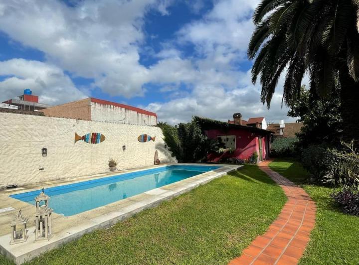 Casa · 190m² · 5 Ambientes · 1 Cochera