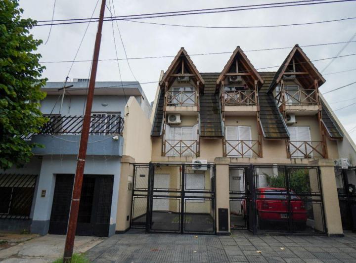 Casa · 106m² · 4 Ambientes · 1 Cochera