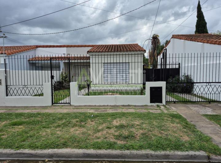 Casa · 105m² · 3 Ambientes · 1 Cochera
