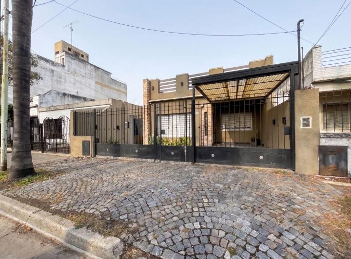 Casa · 165m² · 4 Ambientes · 1 Cochera
