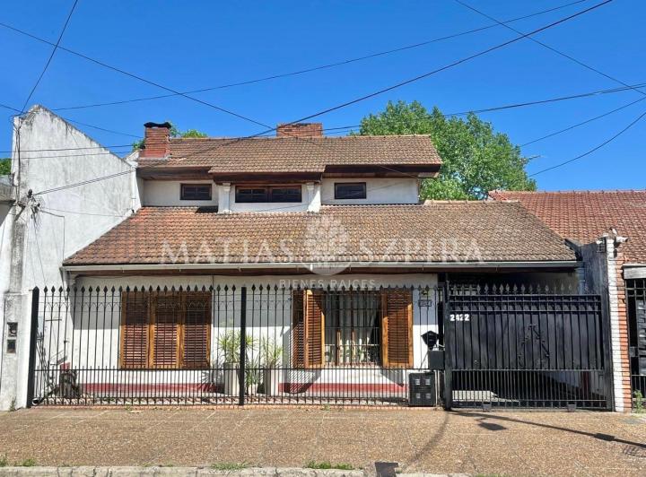 Casa · 200m² · 5 Ambientes · 2 Cocheras