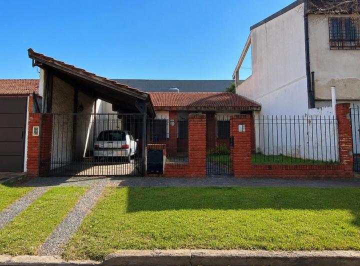 Casa · 100m² · 4 Ambientes · 1 Cochera