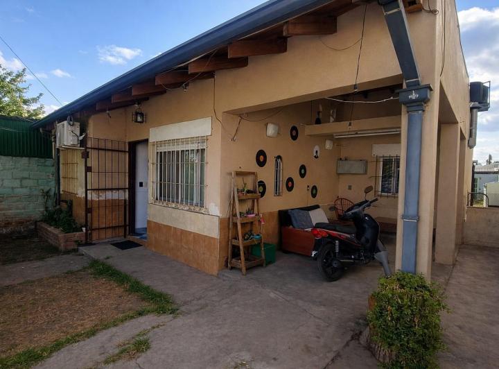 Casa · 90m² · 4 Ambientes · 1 Cochera